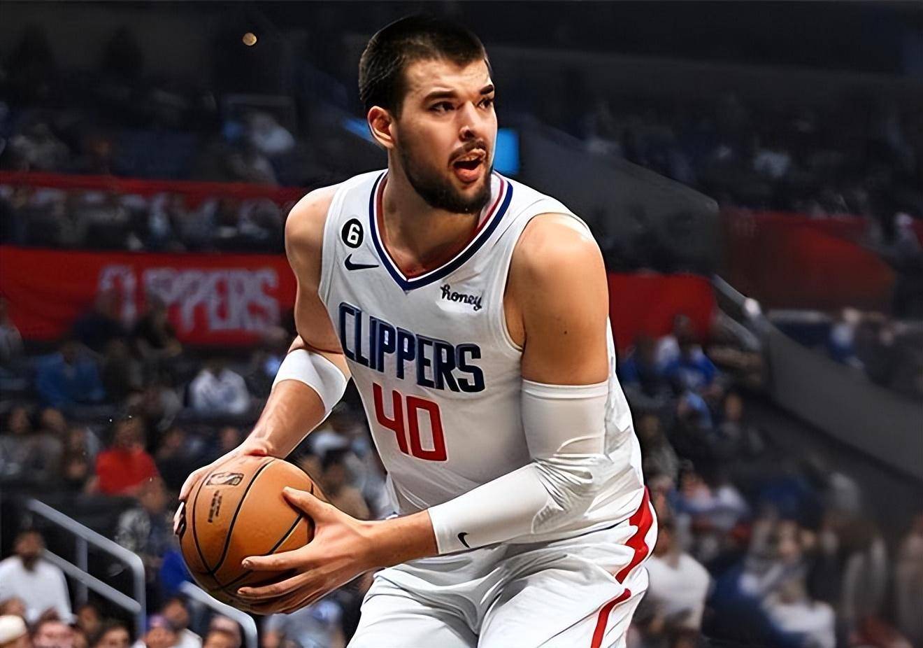 快船队球员普雷斯预计将在下场比赛中回归 快船队球员普雷斯预计将在下场比赛中回归