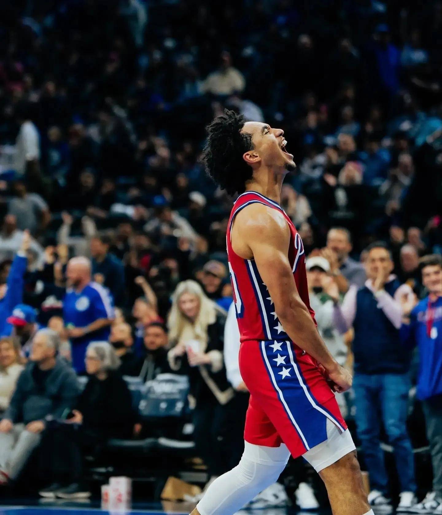 76人队关键球员受伤令人担忧,球队前景难料 76人队关键球员受伤令人担忧,球队前景难料